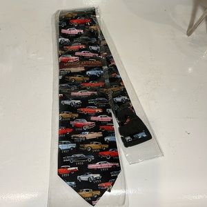 Museum Artifacts Retro Series 50’s Cars Silk Tie New in Package